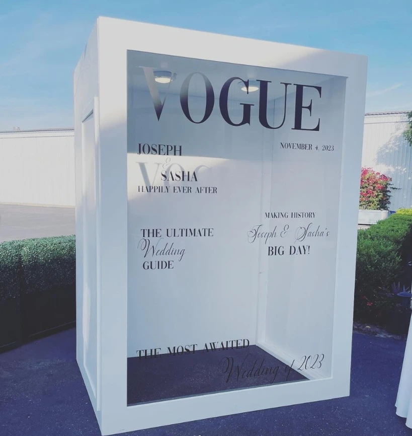 Cabine Vogue géante personnalisée pour photo de mariage