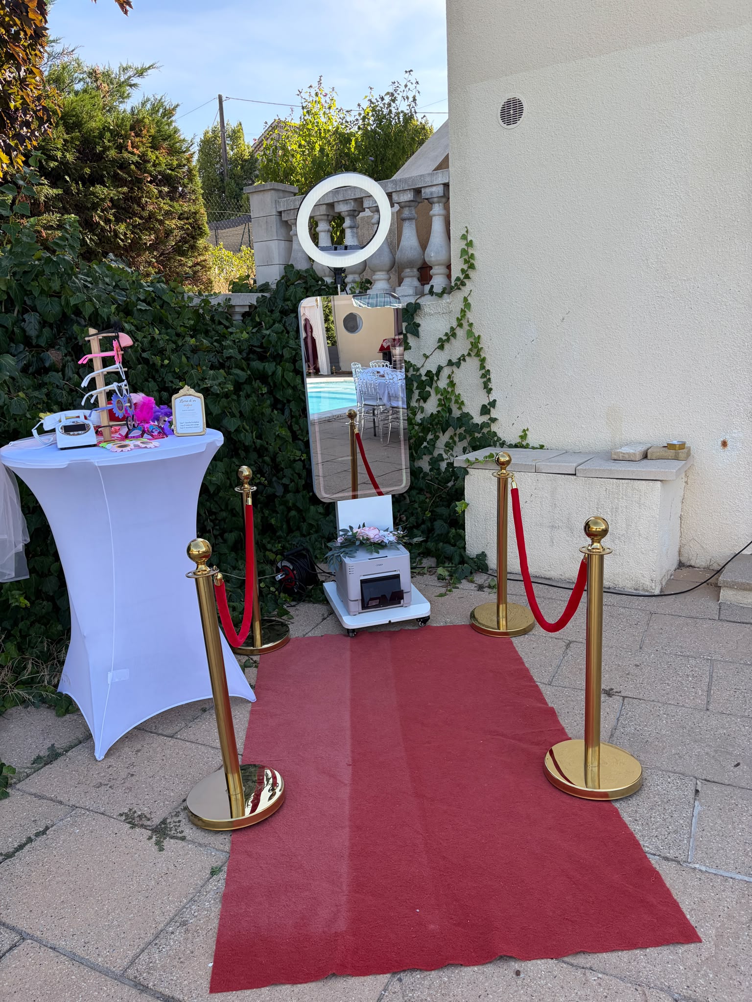 Photobooth avec tapis rouge dans un domaine viticole